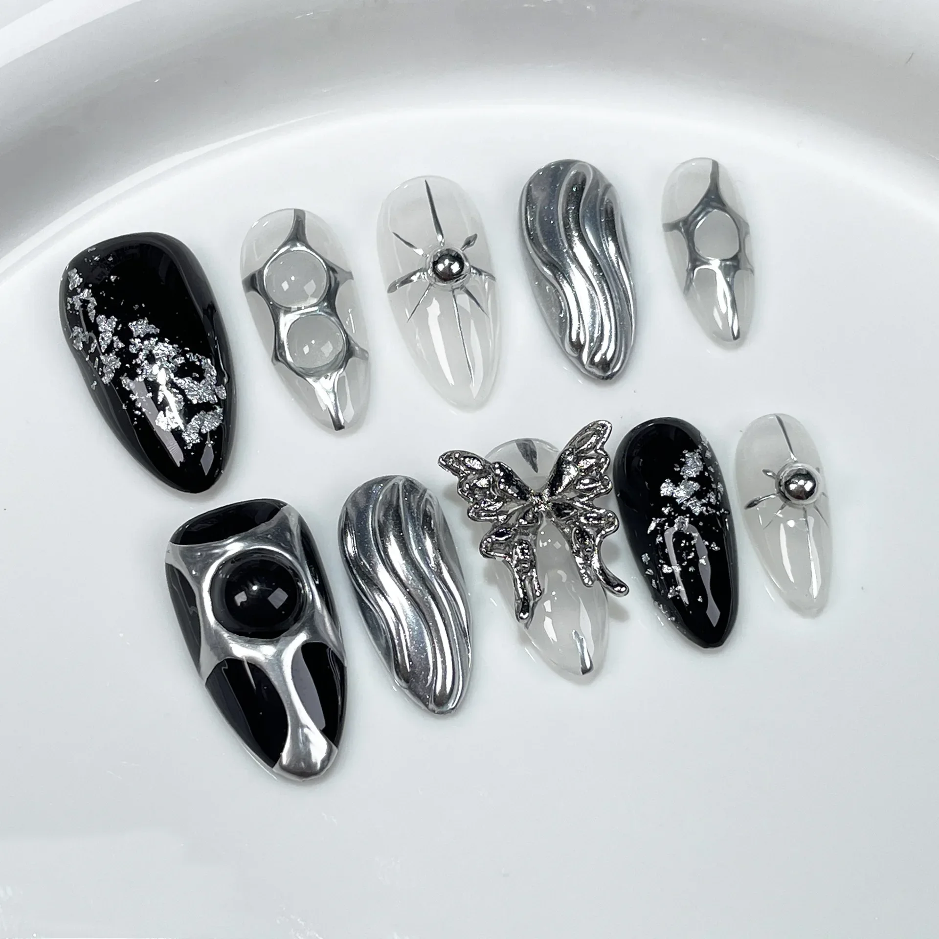 Nail Art Pink - 3Dバタフライメタルデザインの偽の爪,ダークブラック,プレス,アーモンド,フルカバー,マニキュア,着用可能なヒント,ホット,クール,10個