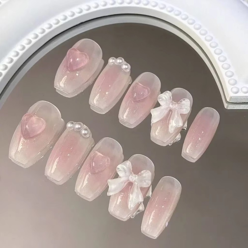 Nail Art Pink - かわいいピンクの甘いプリンセス取り外し可能な手作りウェアネイルアート Y2K バイタリティガールショートフェイクネイルブラッシュボウネイルパッチ