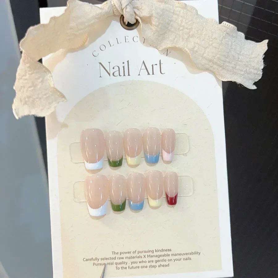 Nail Art Pink - 白いエッジの付いたフランスの偽のネイル,取り外し可能,フルカバー,人工ネイル,プレスチップ,シンプル,10個