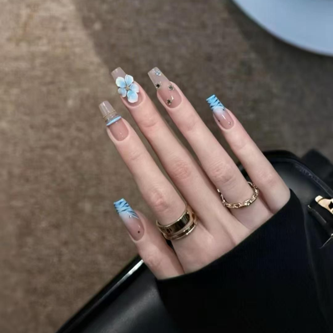 10個入り ハンドメイド ミドルプレスオンネイル ブルーゼブ - Nail Art Zebra Design のレビューと価格