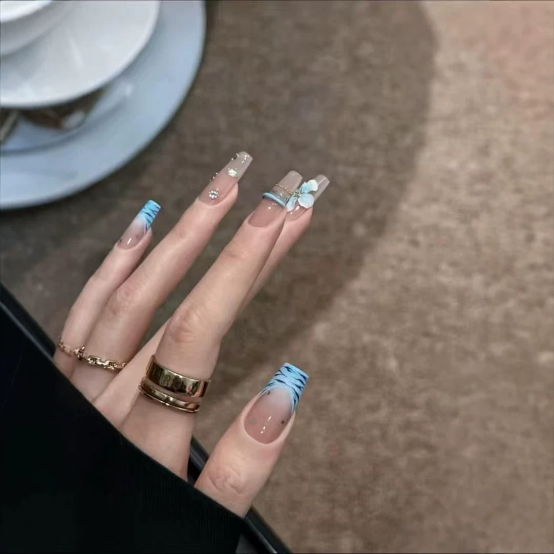 10個入り ハンドメイド ミドルプレスオンネイル ブルーゼブ - Nail Art Zebra Design のレビューと価格