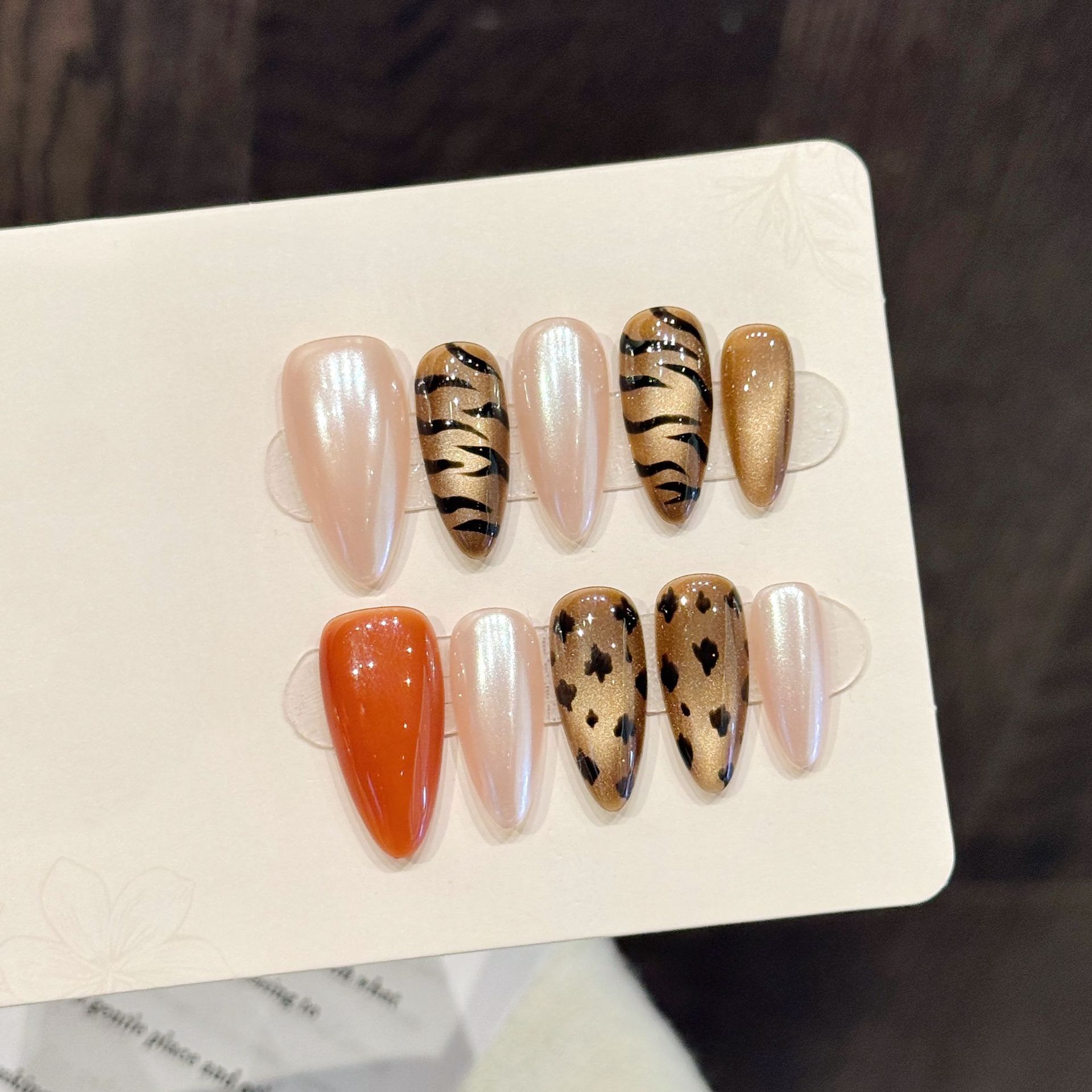 10個入り ハンドメイド アーモンド型 つけ爪 キラキラ キ - Nail Art Zebra Design のレビューと価格