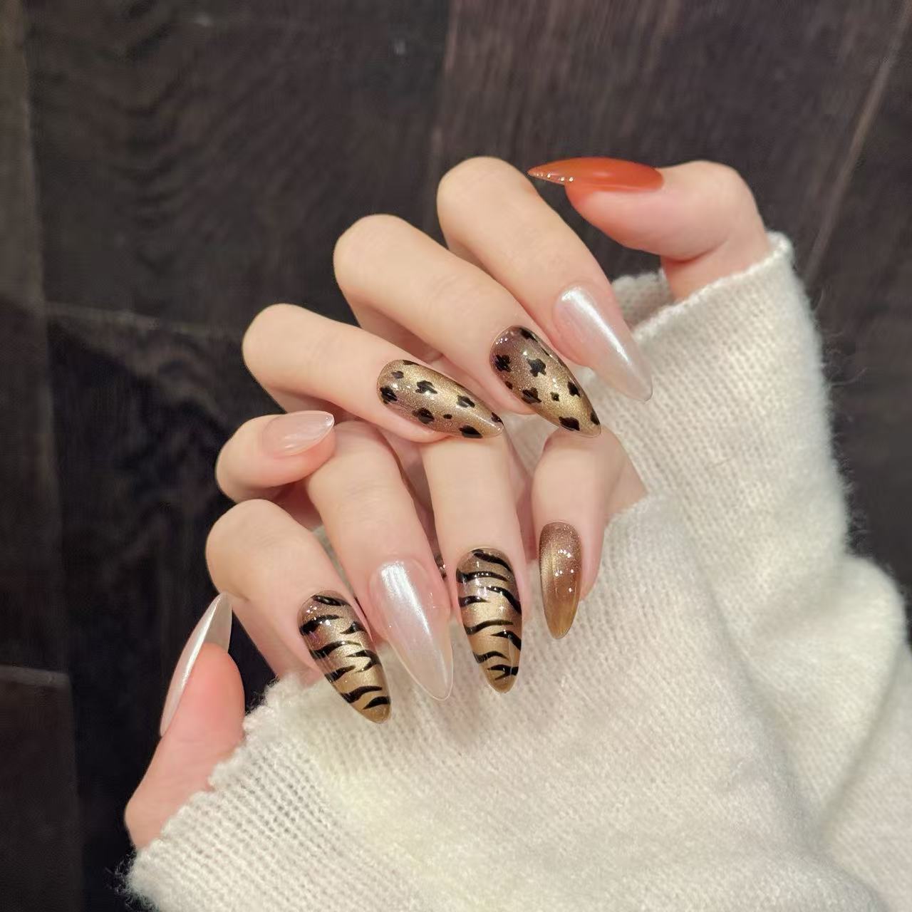 10個入り ハンドメイド アーモンド型 つけ爪 キラキラ キ - Nail Art Zebra Design のレビューと価格