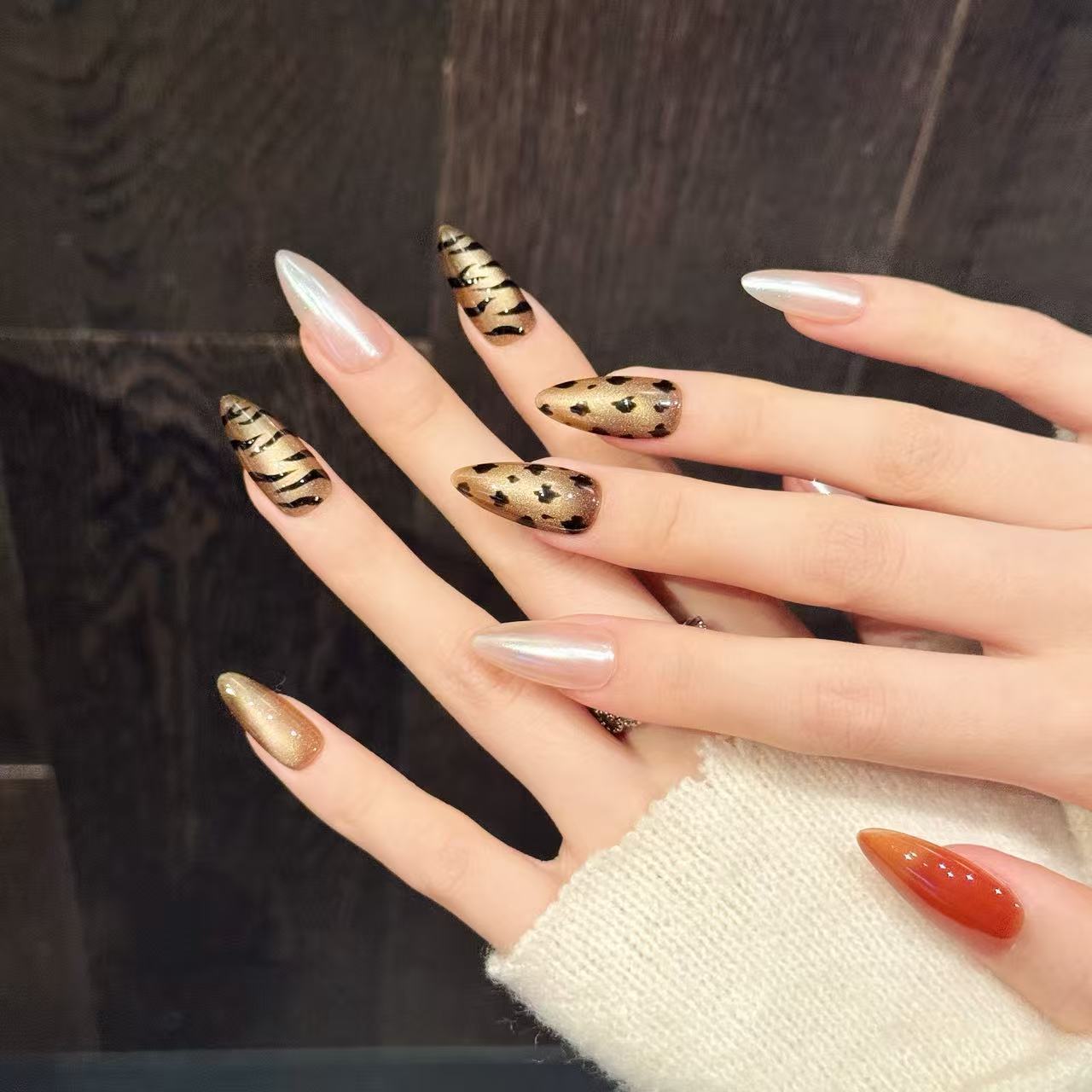 10個入り ハンドメイド アーモンド型 つけ爪 キラキラ キ - Nail Art Zebra Design のレビューと価格
