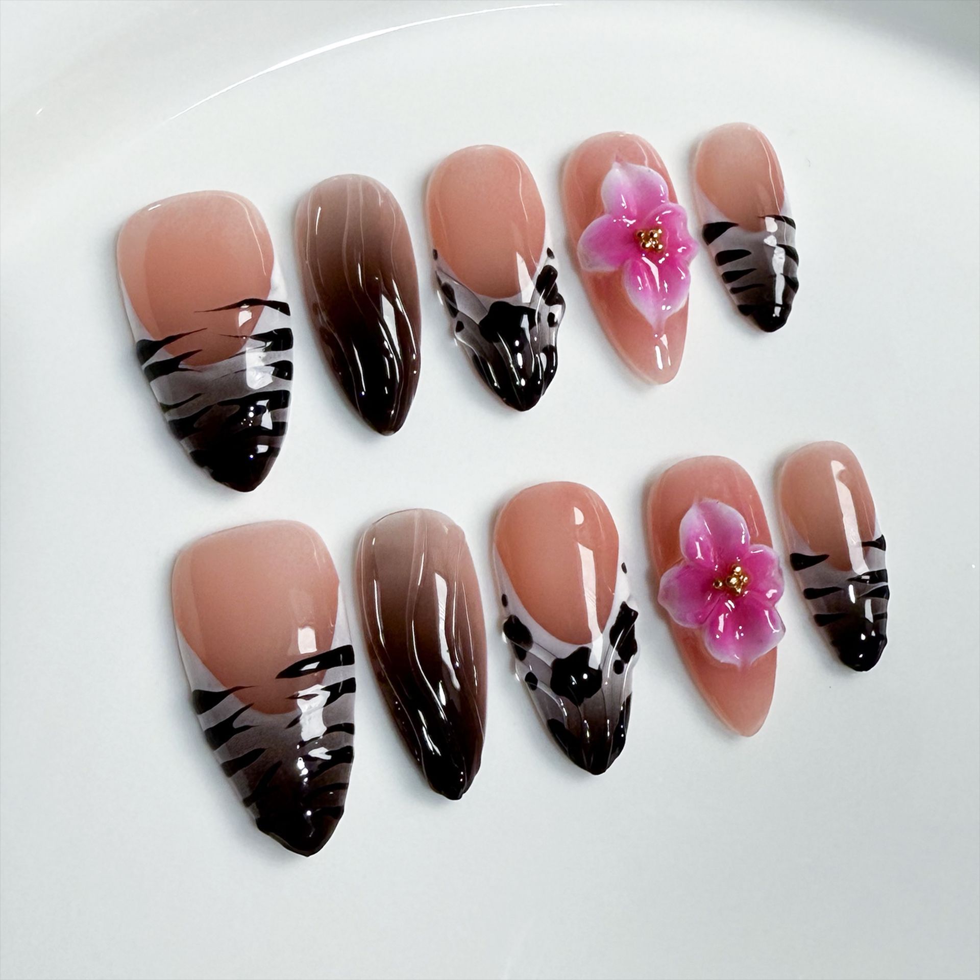 10個入り ミディアムアーモンド型つけ爪 ヌードピンクグラデ - Nail Art Pink のレビューと価格