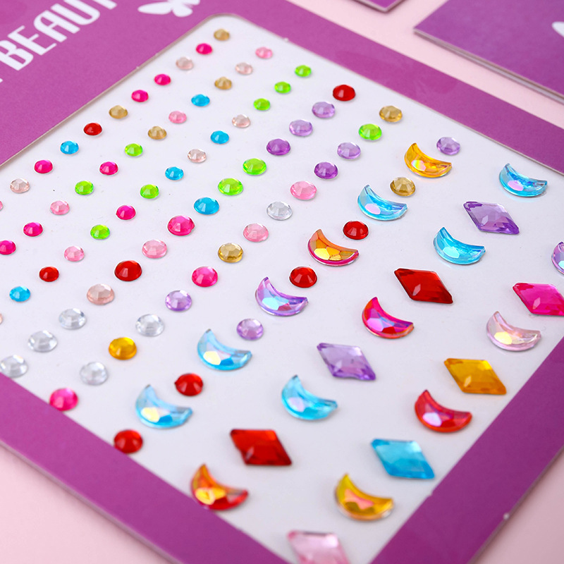 ホットセール中！フェイスジェムステッカー、粘着式防水ティアド - Rhinestone Nail Gem のレビューと価格